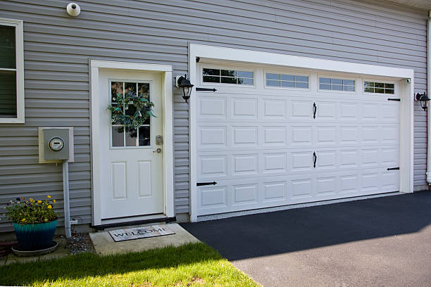 24/7 Emergency Garage Door Panel Replacement experts in Llano County County, TX